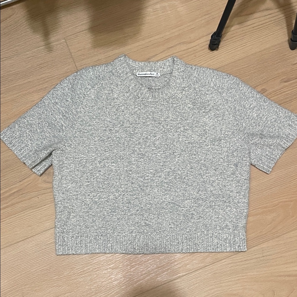 Abercrombie Gray Short Sleeve Sweater Knit Top